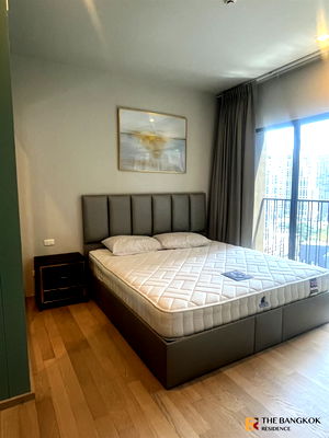 Condos for rent Khlong Toei : Noble Refine, convenient travel,  near BTS Phrom Phong