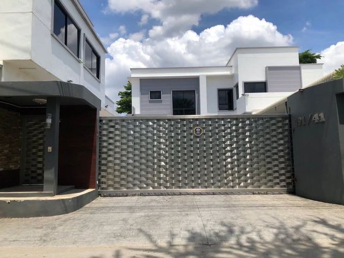 5-bed house for sale, 400 sq wah, Bangkok Noi