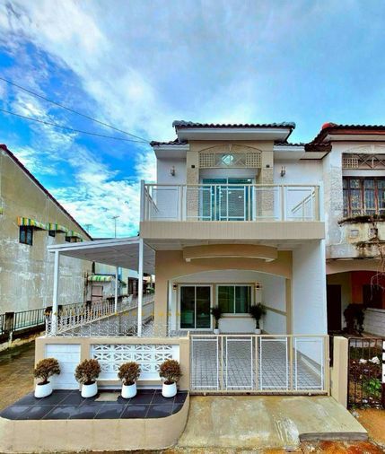 📢 ขาย ทาวน์เฮ้าส์ 🏡 บ้านนันนิชา 🛠 รีโนเวทใหม่ทั้งหลัง 💸 ราคา 2.19 ฟรีโอน  แถมเฟอร์ + แทงค์น้ำ
