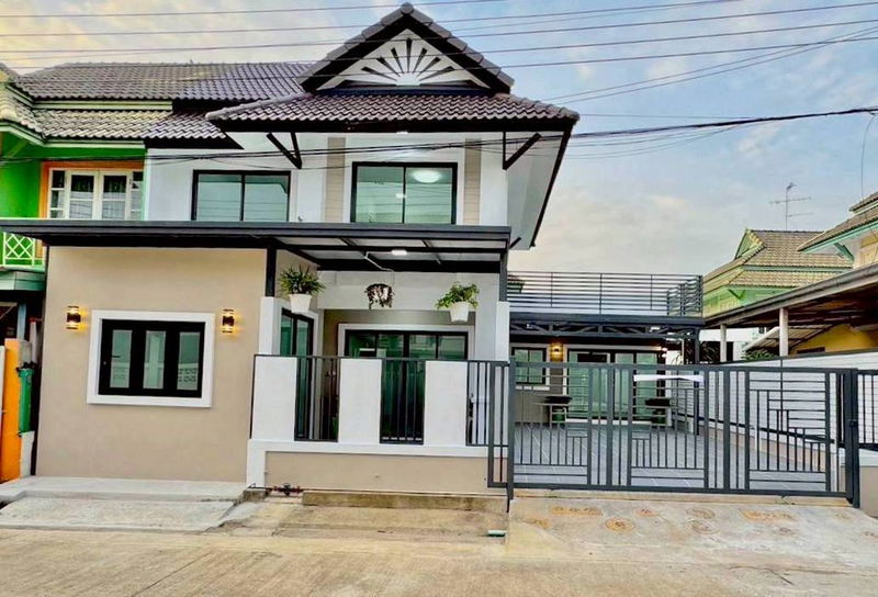 ขายทาวน์โฮม : 📢 ขาย ทาวน์เฮ้าส์ 🏡 บ้านพฤกษา 19 🛠 รีโนเวทใหม่ทั้งหลัง 🚇 ใกล้ MRT คลองบางไผ่ 💸 ราคา 3.29 ฟรีโอน ฟรีเฟอร์นิเจอร์ ทั้งหลัง