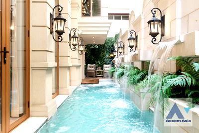 Houses for sale Bangkok University : 🔼🔽 AccomA 📩 Private Swimming Pool 4 BR House @Casa Ekkamai 28 (AA34856)