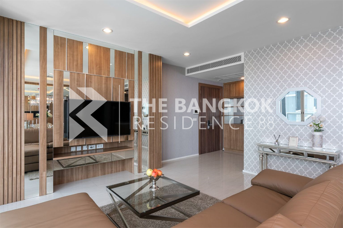 picture The Privilege of Luxury in an Economic Hub Location Menam Residences - 1/10