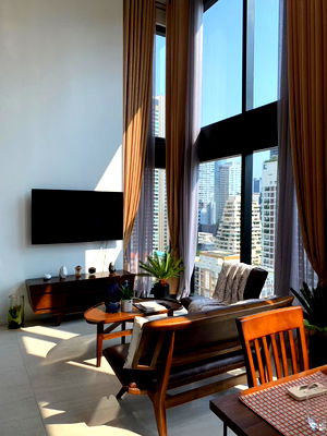 เช่าคอนโด MRT สามย่าน : The Lofts Silom BTS Surasak Duplex 2Bedrooms 1Bath
