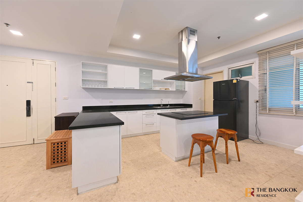picture Nusasiri Grand Condo near BTS Ekkamai Luxury Unit, Ready for You Without the Wait - 3/10