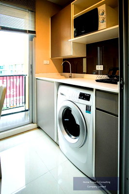 Condos for rent : Condo for Rent: Metro Luxe Rama 4, Near BTS Ekkamai 