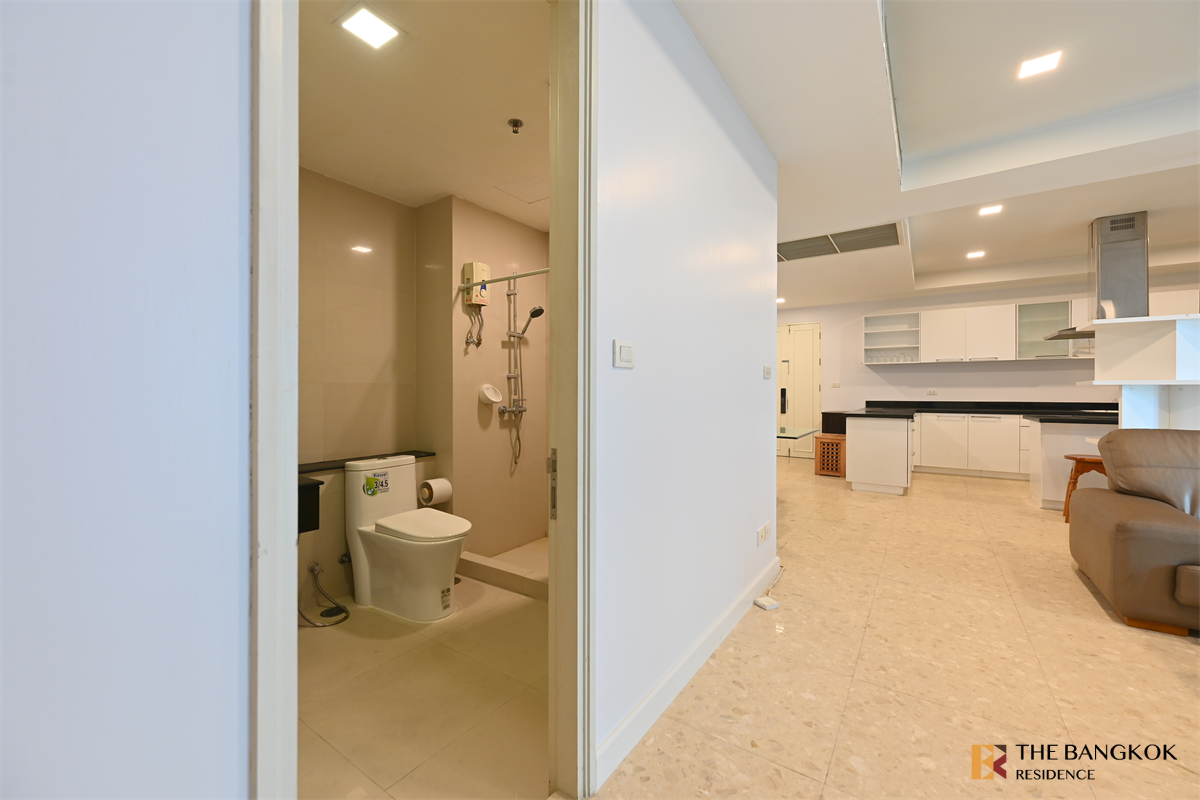 picture Nusasiri Grand Condo near BTS Ekkamai Luxury Unit, Ready for You Without the Wait - 8/10