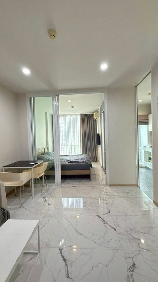 picture The Base Downtown For Sell WR-03372 - 7/11
