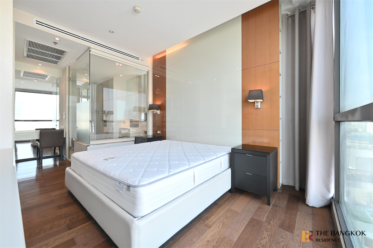 picture The Address Sukhumvit 28 Ultimate Luxury Condo in Business District near BTS Phrom Phong - 1/10