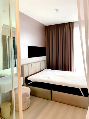 Condos for rent รพ.วชิรพยาบาล : De LAPIS Charan 81   Condo For Rent / Line : @mintocondo