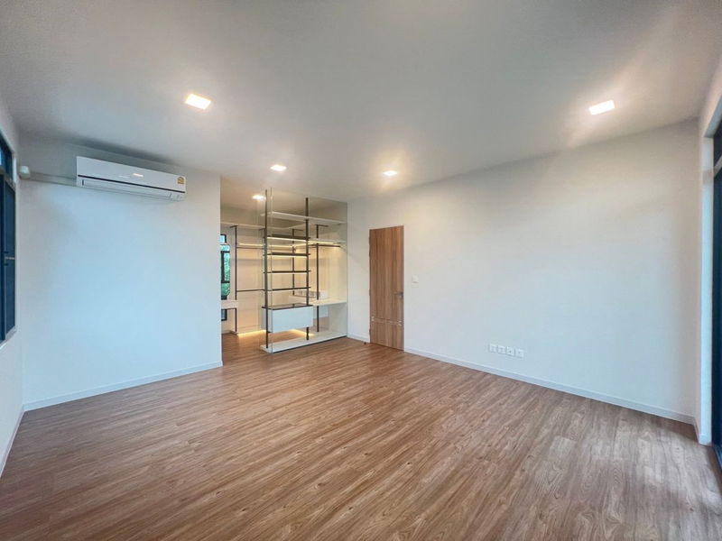 Houses for rent : [RENT] HSP0035  ( MANTANA Bangna km 15 )      (ID with @in front, LINE ID:  @056qhbtt)