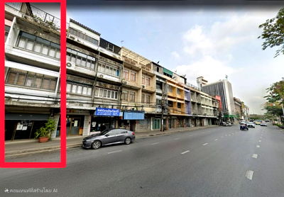 อาคารพาณิชย์ ถนนเพชรบุรี กรุงเทพฯ : คุณจะปล่อยให้โอกาสนี้หลุดมือไปหรือไม่? เซ้งด่วน อาคารพาณิชย์ 3 ชั้นครึ่ง ทำเลทอง ราคาเพียง 1.8 ล้านบาท!
