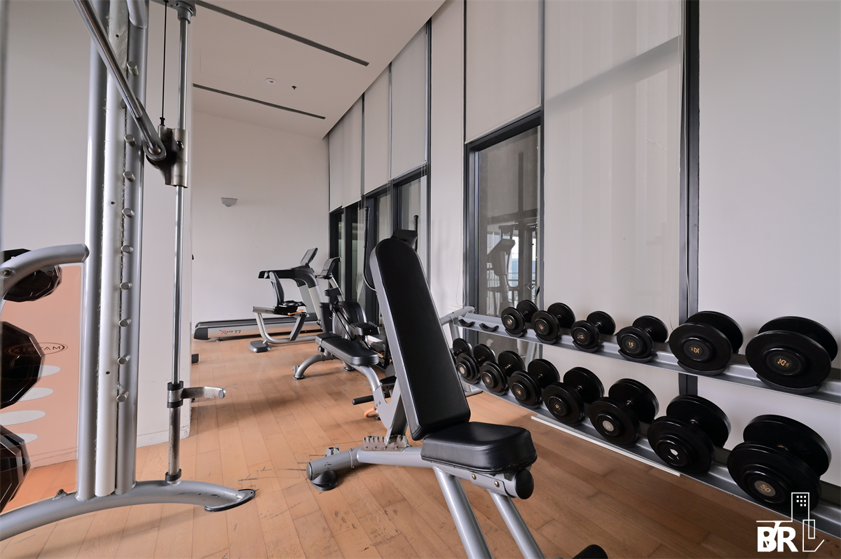 picture Ultimate Luxury Condo in Business District The Met - 7/9