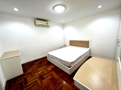 เช่าคอนโด BTS พร้อมพงษ์ : ECH250240 ปล่อยเช่า : คอนโด ACADAMIA GRAND TOWER ใกล้ BTS พร้อมพงษ์ เฟอร์เครื่องใช้ไฟฟ้าครบพร้อมอยู่