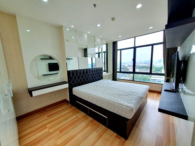 Condos for rent Bang Na : 🔥Best deal for rent🔥 Good condition unit with king size bed and washing machine at Ideo Blucove Sukhumvit