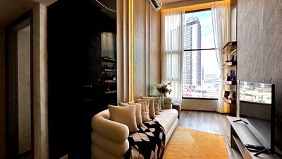 Condos for rent : 🚩Best room!🚩 For rent, Soho Bangkok Ratchada DUPLEX, 18th floor, near MRT Huai Khwang.