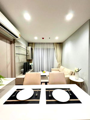 Condos for rent Nonthaburi Road : 2-BR Condo at Politan Rive near MRT Phra Nang Klao Bridge (ID 2144140)