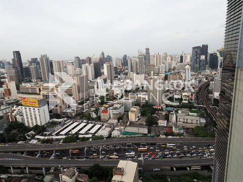 Noble Ploenchit Luxury Condo Ready to Move-in at the Best Location near BTS Phloen Chit