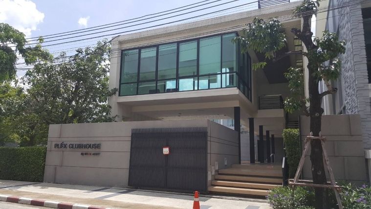 ให้เช่า ทาวน์โฮม โฮมออฟฟิศ 3 ชั้น โครงการ Plex บางนา LINE : @condo24 (มี@ด้วย)