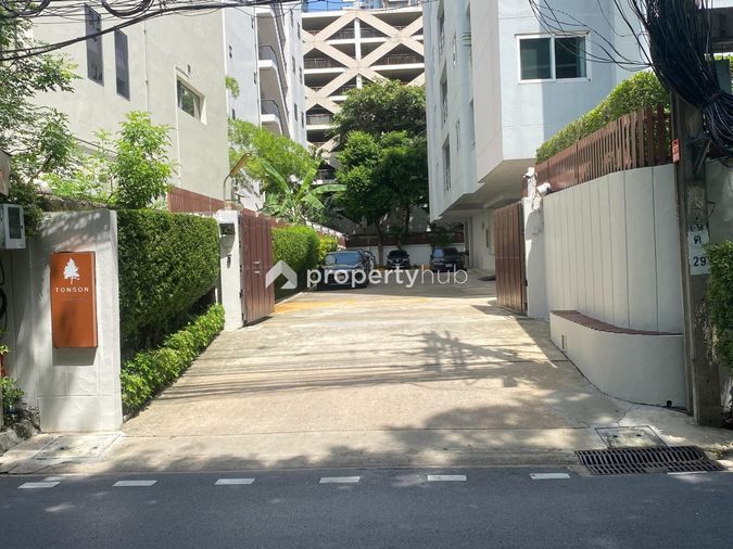 Tonson Court