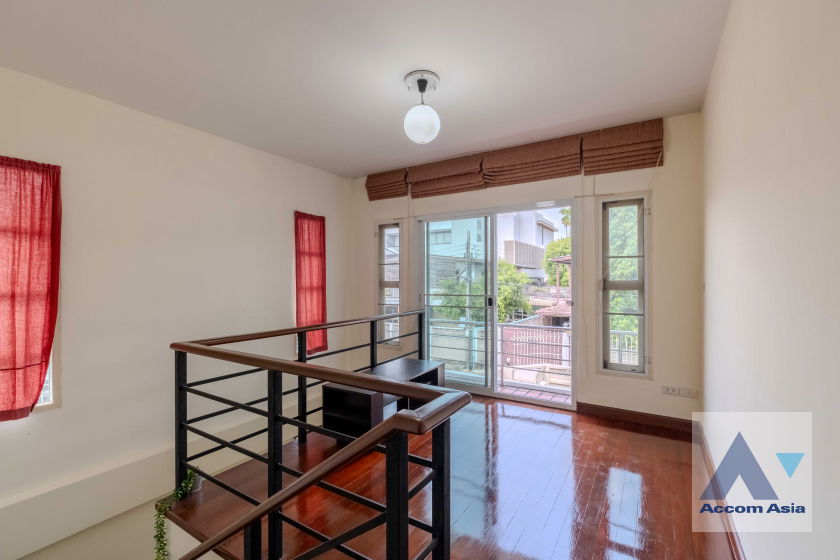 รูป 🔼🔽 AccomA 📩 Detached house for rent with private garden in Sukhumvit, Bangkok near BTS Ekkamai (1713519) - รูปที่ 10/20