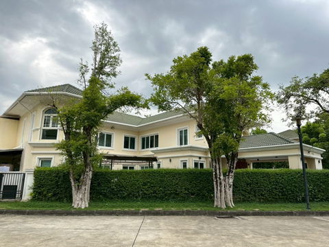 Baan Pinklao Golden Heritage - Ratchapruek | A rare corner masterpiece luxury home, meticulously crafted with premium materials.