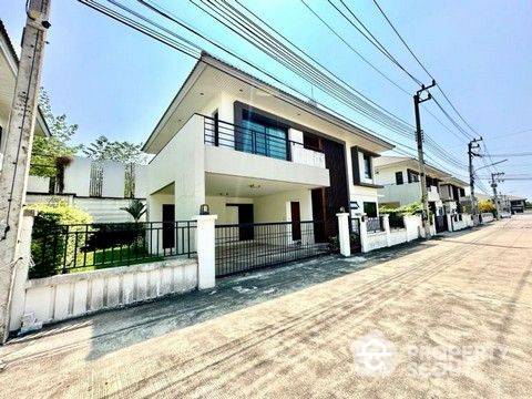 Houses for rent : 3-BR House at The Complete Sriracha in Surasak (ID 2148328)