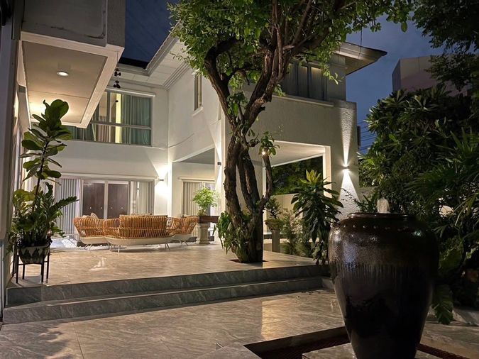 5-bed house for rent, 550 sqm, 134 sq wah, NOBLE TARA PATTANAKARN