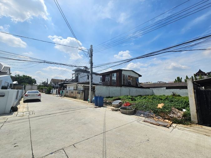 ขาย ที่ดินเปล่า 45 ตร.วา ซ.ลาดพร้าว 80 แยก 14 (ซ.เครือคล้าย 2) เหมาะสร้างที่อยู่อาศัย