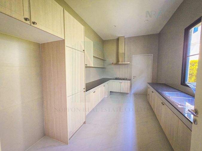 5-bed house for rent, 658 sqm, 219.8 sq wah, Narasiri Phahol - Watcharapol