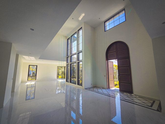 5-bed house for rent, 658 sqm, 219.8 sq wah, Narasiri Phahol - Watcharapol