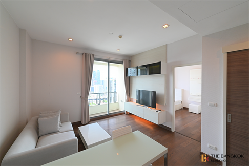 คอนโด Luxury พร้อมอยู่บนทำเลที่ดีที่สุด คิว คอนโด อโศก ใกล้ MRT สถานีเพชรบุรี