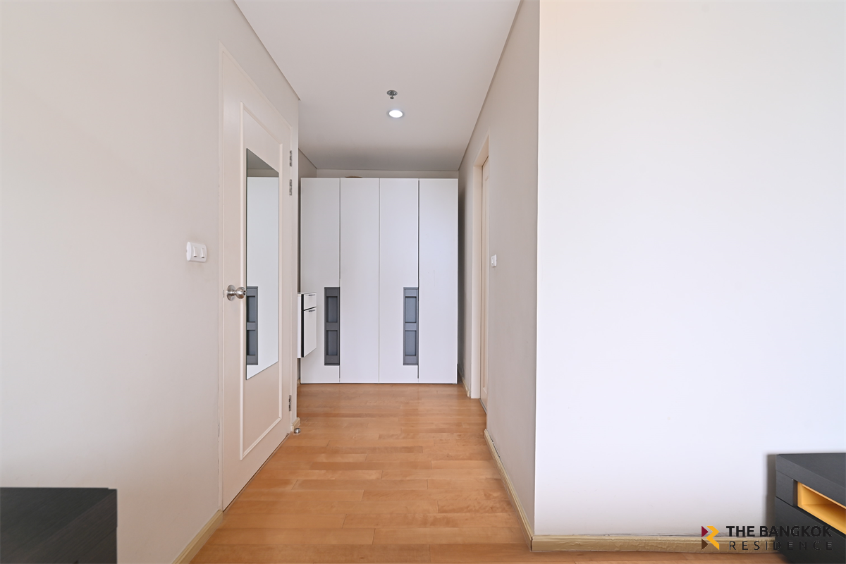 picture Villa Asoke near MRT Phetchaburi Station The Privilege of Luxury in an Economic Hub Location - 4/10