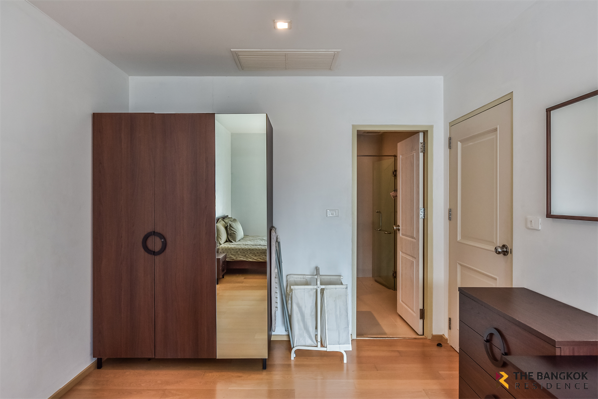 picture Noble Reform New Experience with a Condo in Prime Location near BTS Ari - 6/10