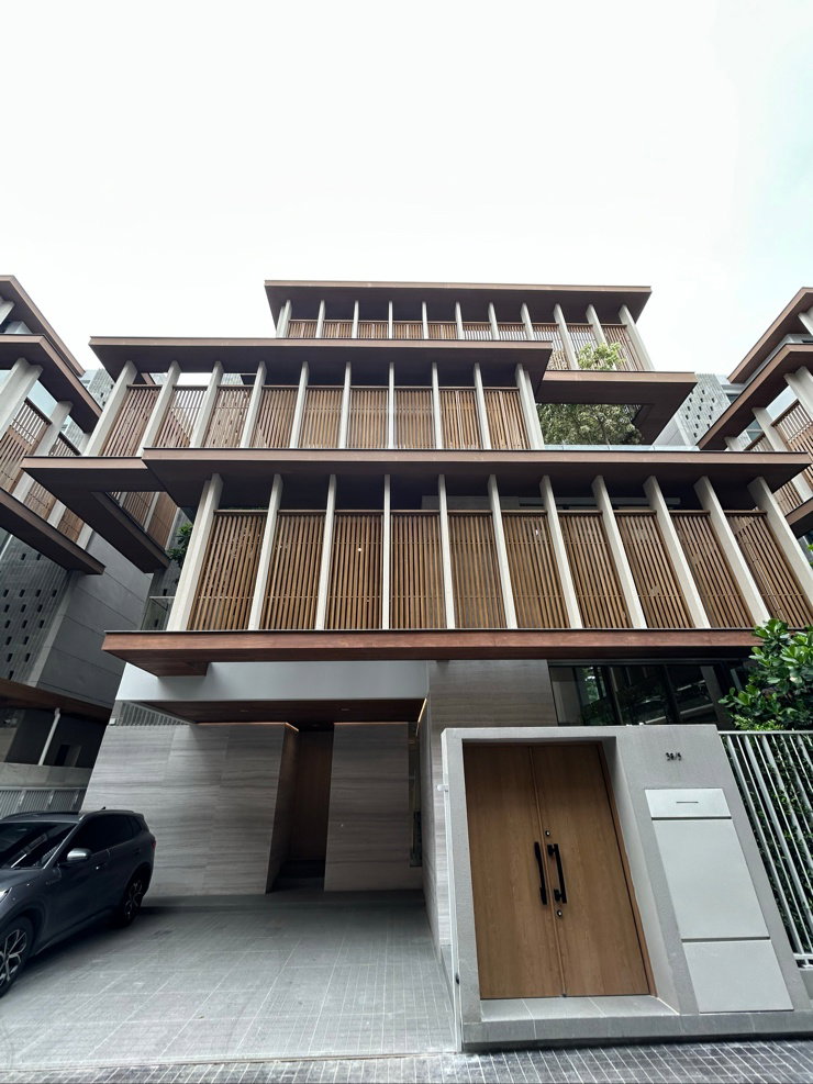 ขายบ้านเดี่ยว : Vi Ari (วี อารีย์) บ้านเดี่ยวสูง 3.5 ชั้นระดับ Super Luxury “ใจกลางอารีย์”