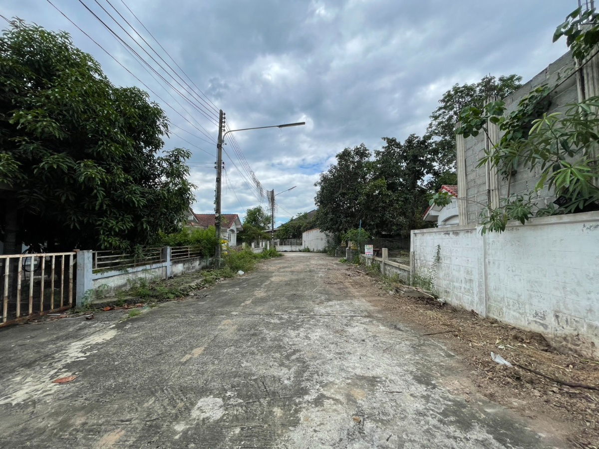 รูป ขาย ที่ดิน แถมสิ่งปลูกสร้าง ถูก รูปแปลงสวย  ติดถนน ลำลูกกา คลอง 10 ปทุมธานี เลคไซด์ วิลล์ ถูกและคุ้มที่สุดในละแวกนี้  - รูปที่ 7/10
