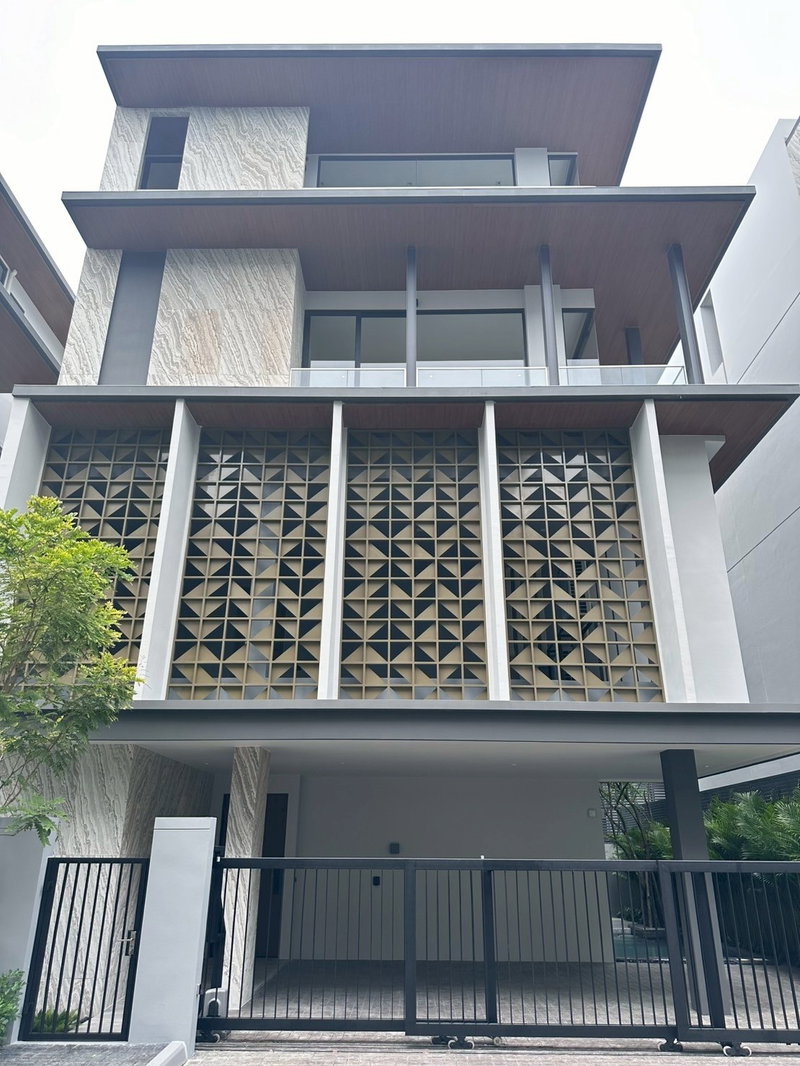 ขายบ้านเดี่ยว : ขายบ้าน Artale asoke rama9 บ้านpool villa และลิฟท์ส่วนตัว มีหลายหลังให้เลือก