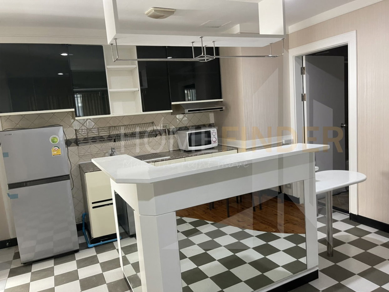 picture The Royal Place one 1 bedroom, for rent - 5/9