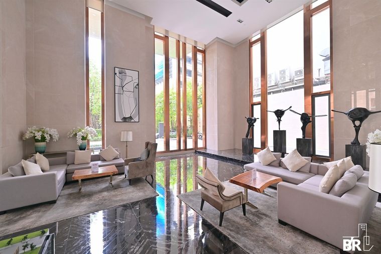 ยูนิต Luxury หรูหราแบบไม่ต้องรอ ดิ เอส อโศก