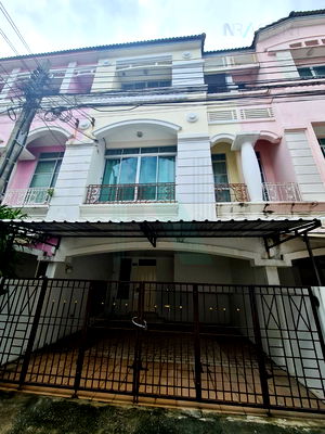 ทาวน์โฮมให้เช่า : ให้เช่าทาวน์เฮาส์ 3 ชั้น บ้านกลางเมือง ลาดพร้าว-โยธินพัฒนา 3 ห้องนอน 4 ห้องน้ำ