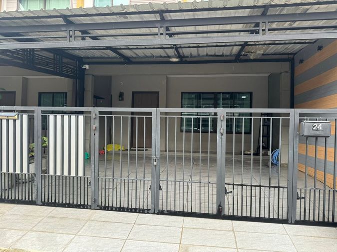3-bed townhouse for rent, 120 sqm, 21 sq wah, Pruksaville 57 Pattanakarn