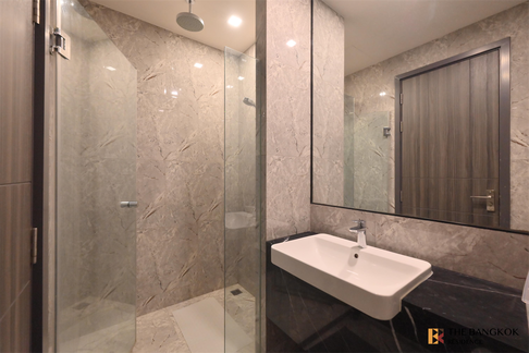 Luxury Unit, Ready for You Without the Wait Ashton Asoke near MRT Rama 9 Station