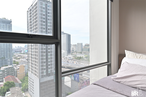 RHYTHM Asoke near MRT Rama 9 Station Comfortable and Ready to Move-in