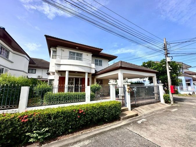 4-bed house for sale, 200 sqm, 67.7 sq wah, Baan Makmai Phoem Sin