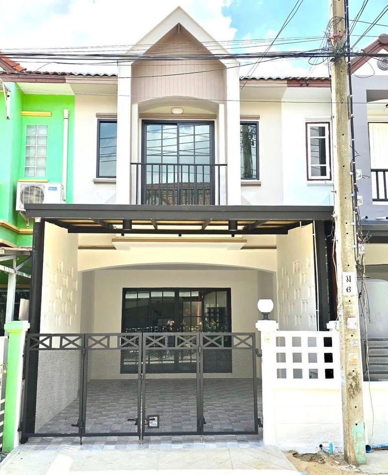 ขายทาวน์โฮม : 📢 ขาย ทาวน์เฮ้าส์ หมู่บ้านเคซีรามอินทรา 3 🛠 รีโนเวทใหม่ทั้งหลัง 💸 ราคา 1.79 ฟรีโอน  🌤️ ฟรีเฟอร์ฯ 