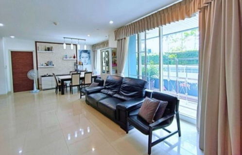 รูปภาพ วิวสระว่ายน้ำ Watermark Chaophraya (วอร์เตอร์มาร์ค เจ้าพระยา) ขนาดห้อง 165 ตรม. 3 ห้องนอน 4 ห้องน้ำ