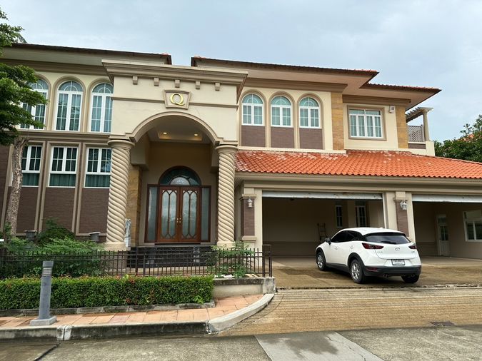 ขายบ้านในฝันของคุณ ในโครงการ Q Twelve ราชพฤกษ์-สาธร 5 ห้องนอน 7 ห้องน้ำ พร้อมสระว่ายน้ำส่วนตัว ใกล้สถานี SRT ตลิ่งชัน