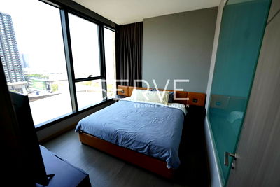 Condos for rent The Emquartier : 1 Bed 1 Bath with Bathtub Nice Room Luxury Condo Good Location MRT Phetchaburi 40 m @ The Esse at Singha Complex