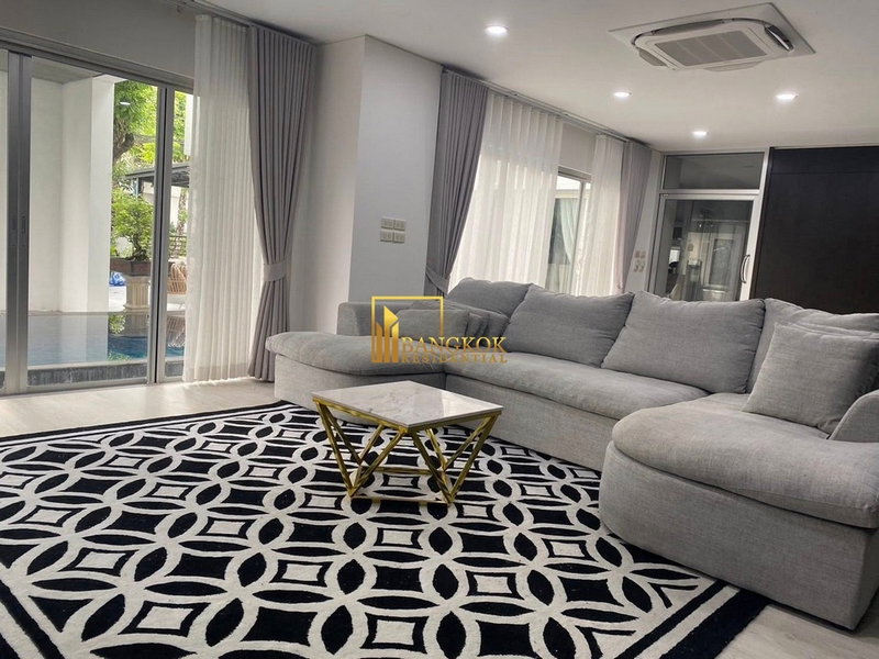 Houses for rent : Noble Tara - Contemporary 5 Bed Pool Villa in Pattanakarn - BR7900SH