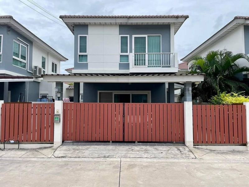 Twin houses for sale : Second-hand semi-detached house for sale, Supalai Ville Bangsaen project, Chonburi