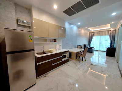 Condos for rent รพ.ตำรวจ : 📣Ready to move-in✨Spacious unit with luxury style and fully furnished BOOK NOW🔥
